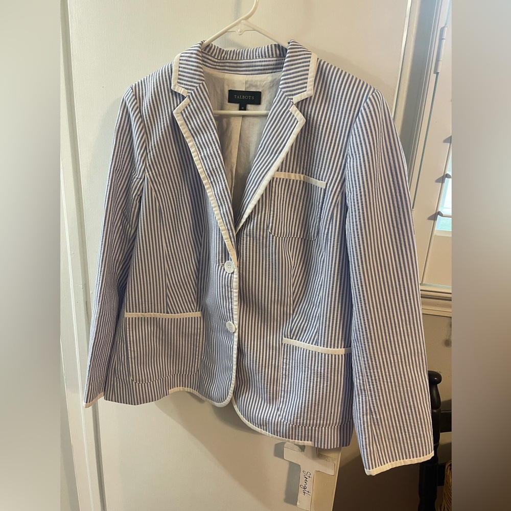 Talbots seersucker blazer. Size 16.
